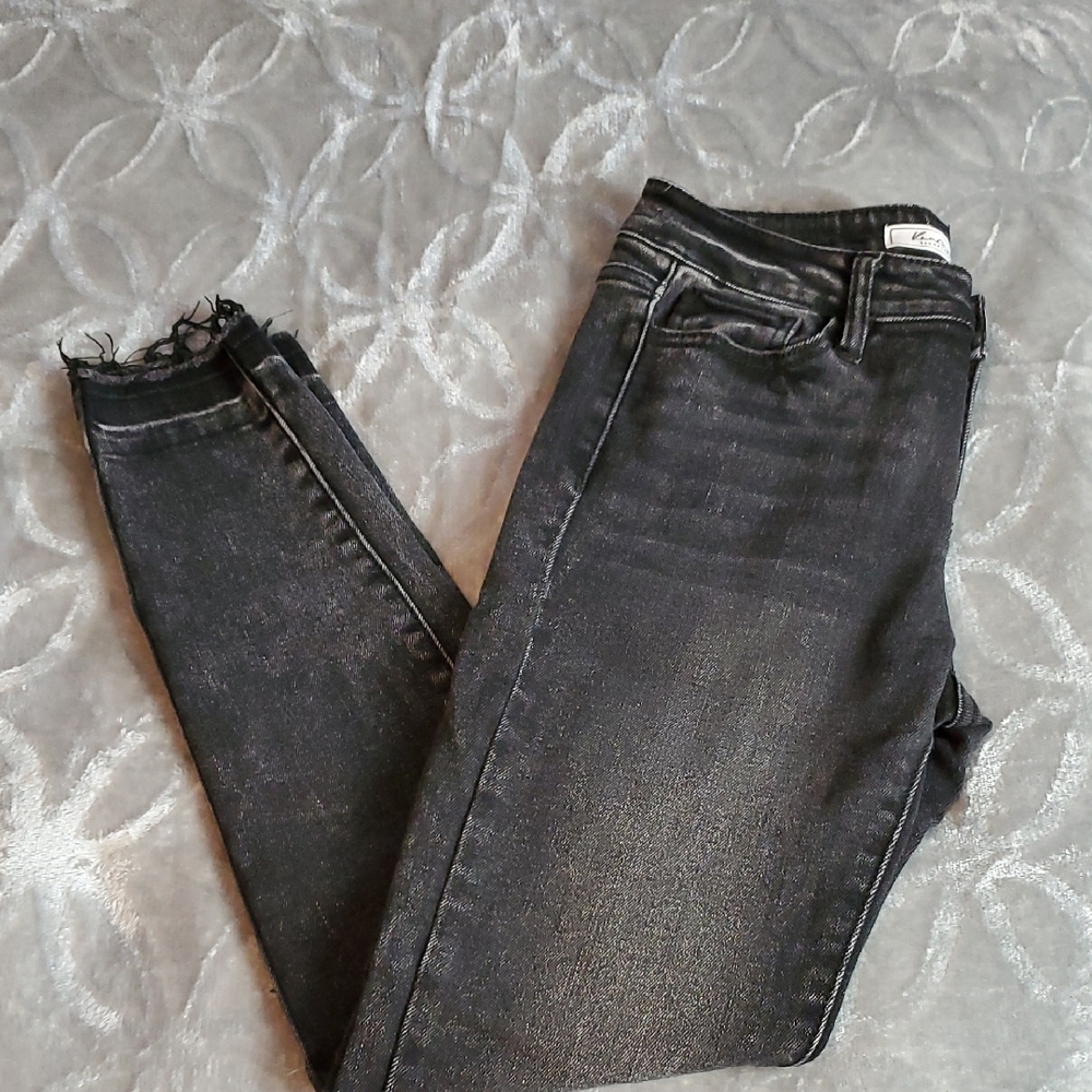 KanCan Women's Black Mid-rise Skinny Jeans - Size 27